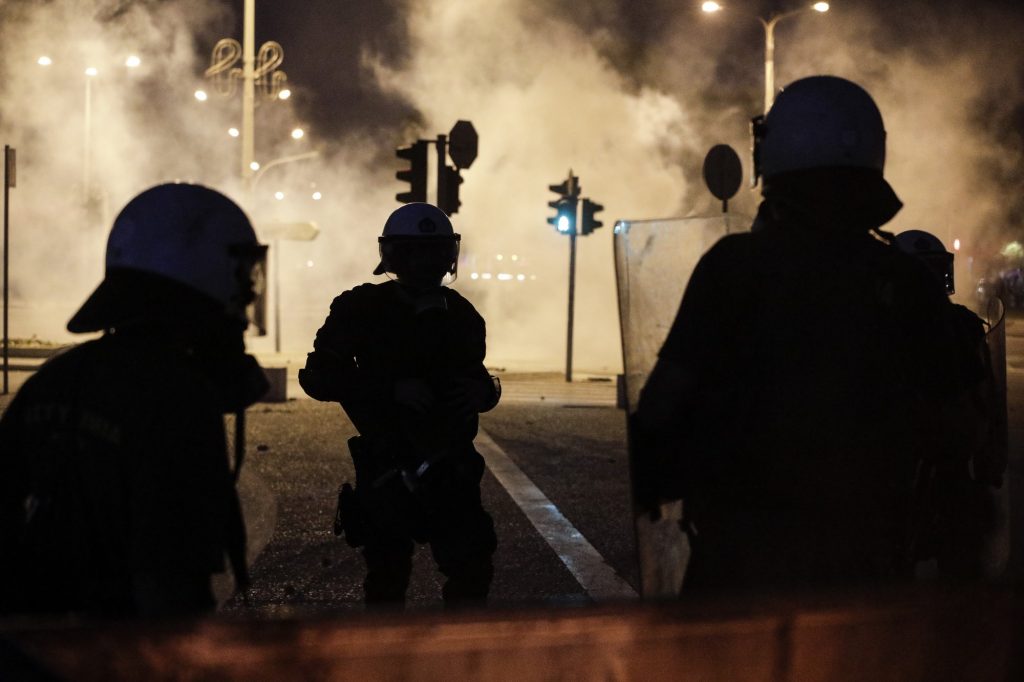 Τα ΜΑΤ θα πάνε τελικά στη Λεωφόρο – Είχαν αρνηθεί αρχικά για λόγους συμπαράστασης στον 31χρονο συνάδελφο τους