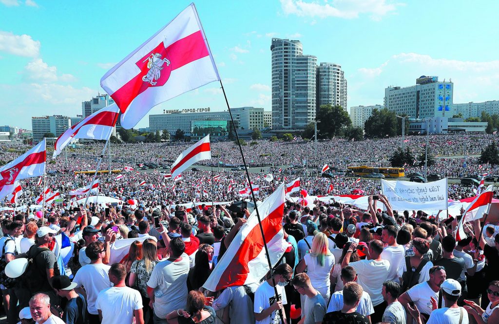 Αψηφώντας τη δικτατορία