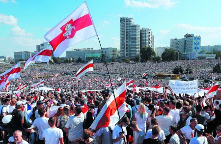 Αψηφώντας τη δικτατορία