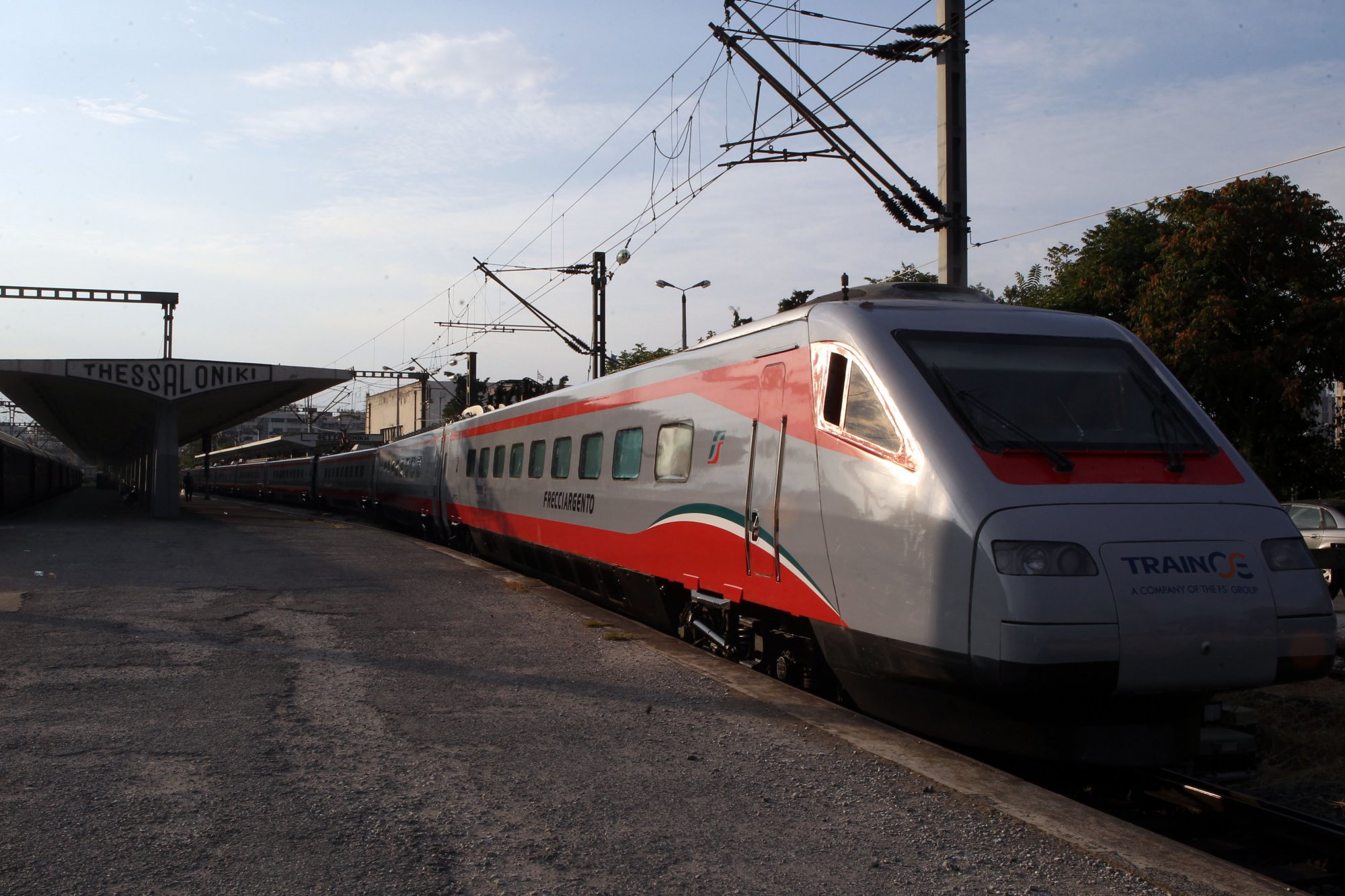 Τρένα: Ξεκινούν από σήμερα τα επιβατικά δρομολόγια Αθήνα – Θεσσαλονίκη