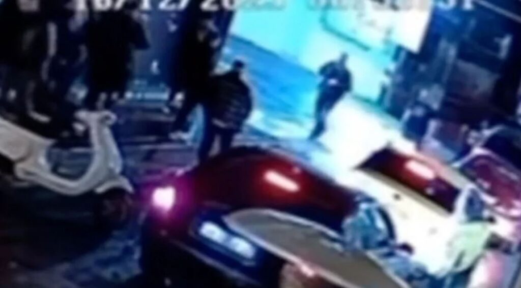 Βίντεο ντοκουμέντο από τη στιγμή των πυροβολισμών στο Γκάζι