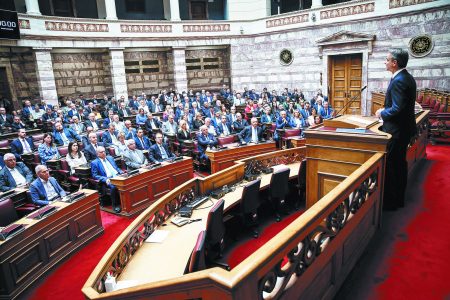 Σαμαράς: Το παρασκήνιο της παρέμβασης για τους μετανάστες και η μάχη της Βουλής