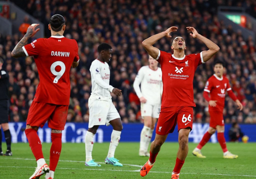 Λίβερπουλ – Μάντσεστερ Γιουνάιτεντ 0-0: Τη σταμάτησε και την έριξε από την κορυφή της Premier