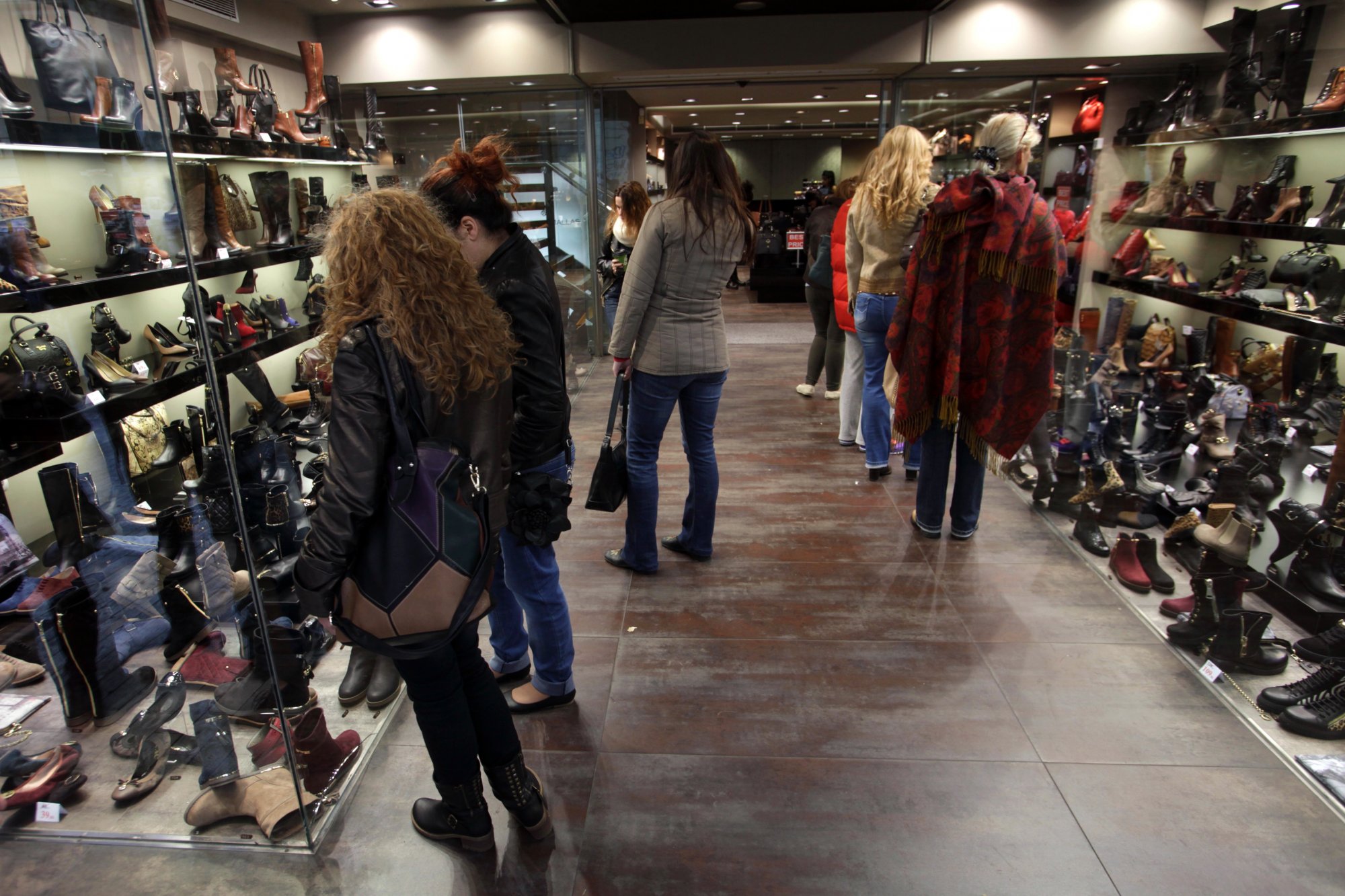 Ωράριο καταστημάτων: Ποιες ώρες θα είναι τα μαγαζιά ανοιχτά