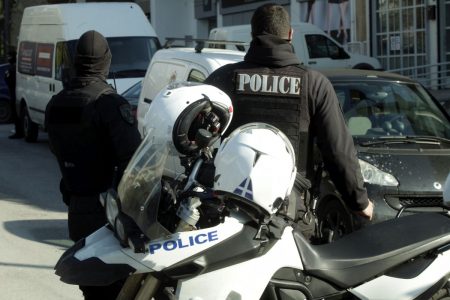Νίκαια: Διαρρήκτης έπεσε από μπαλκόνι προσπαθώντας να αποφύγει τη σύλληψη
