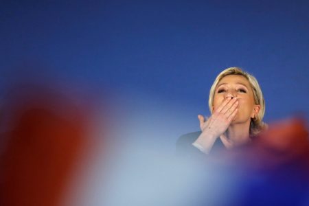 Γαλλία: Νίκη της Λεπέν στις ευρωεκλογές δείχνουν οι δημοσκοπήσεις