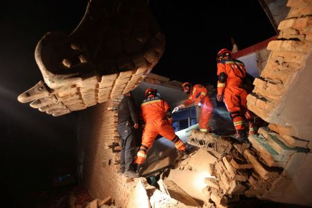Κίνα: Σεισμός 6 Ρίχτερ, στους 105 οι νεκροί – Έπεσαν πολλά κτίρια
