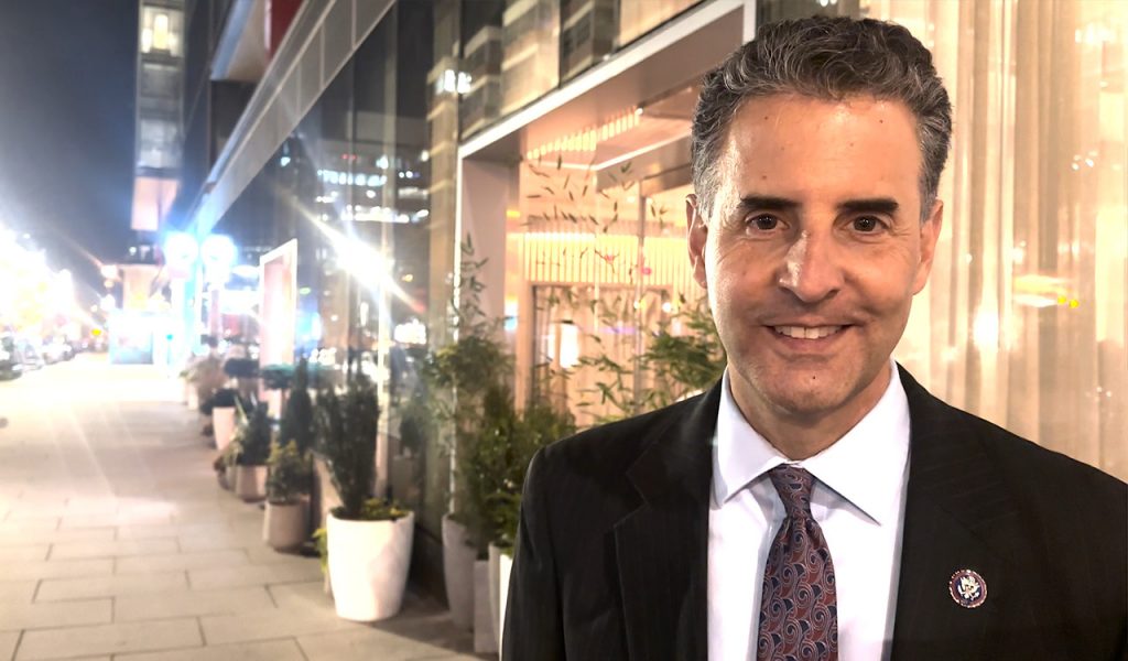 Τζον Σαρμπάνης στο ΒΗΜΑ: «Στο Κογκρέσο πρέπει εκτός από Έλληνες, να έχουμε και Φιλέλληνες»