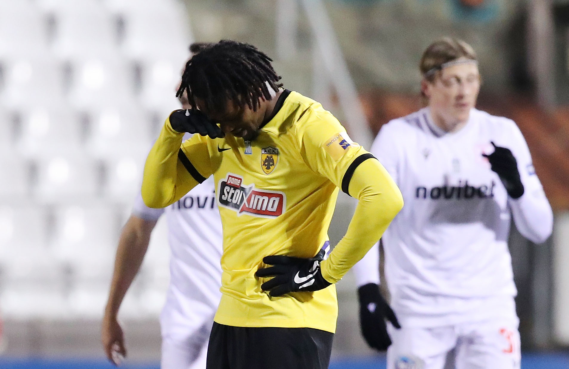 Πανσερραϊκός – ΑΕΚ 2-2: Είδε το ίδιο έργο και υπέστη νέο σοκ στο 94′