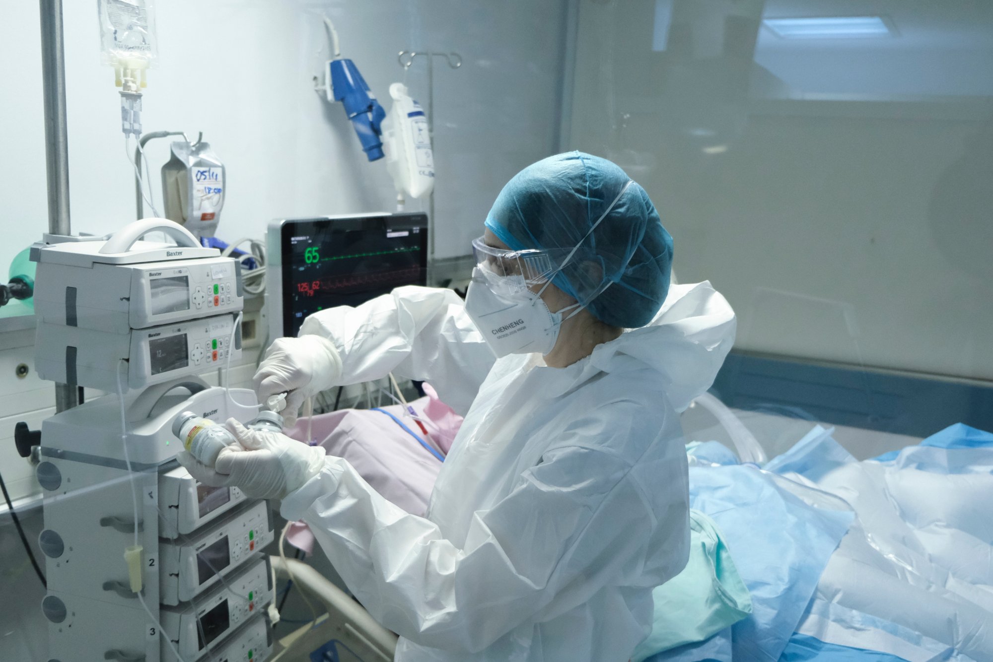 Κορωνοϊός: Τριψήφιος αριθμός κρουσμάτων από JN.1 – 60 οι νεκροί σε μια εβδομάδα