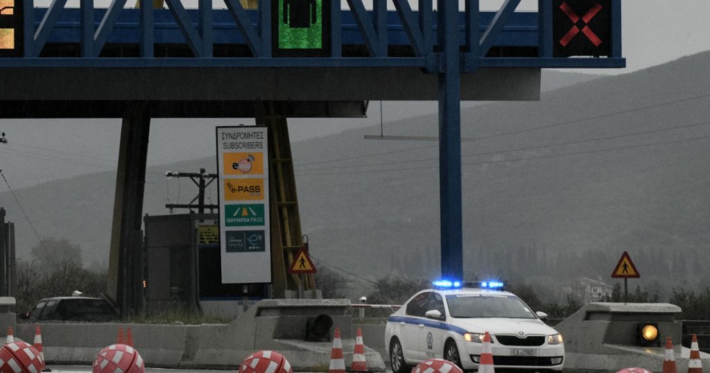 Αίγιο: Βίαιη αρπαγή γυναίκας στα διόδια από 3 άνδρες –  Την έσυραν με τη βία στο ΙΧ τους