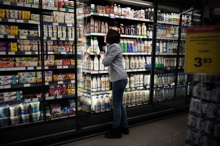 Σκρέκας: «Μαχαίρι» στις προσφορές των σούπερ μάρκετ – Αφορά σε προϊόντα που έχουν ανατιμηθεί προηγουμένως