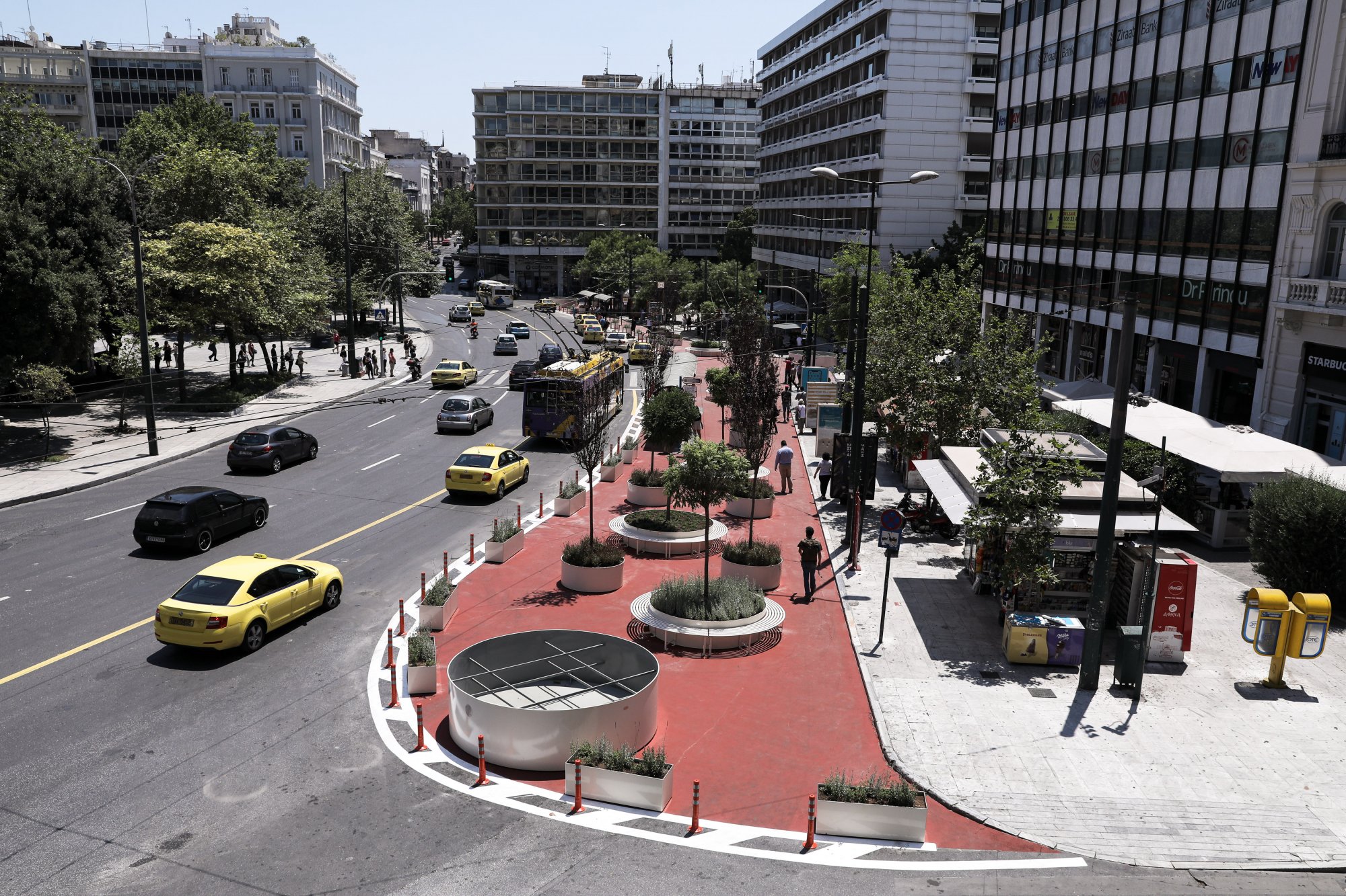 Τα προσχήματα και τα αμάζευτα