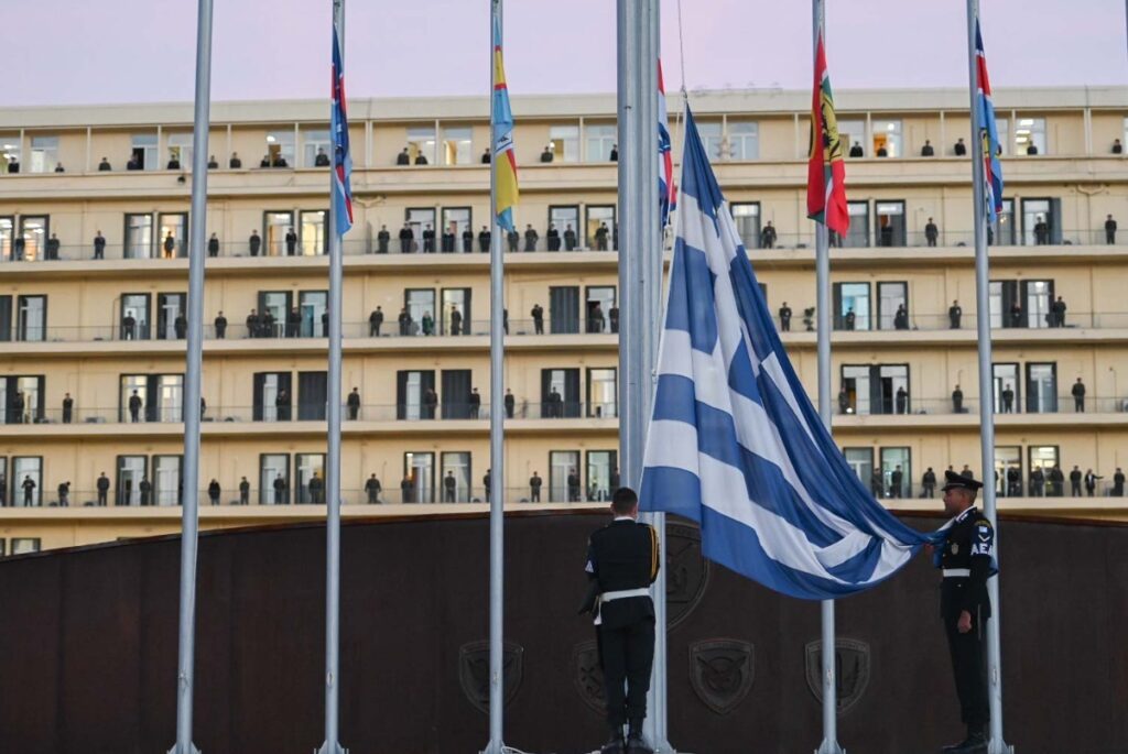 Με  τον βαθμό του Αντιπτεράρχου τιμήθηκε  ο  Επαμεινώνδας Κωστέας