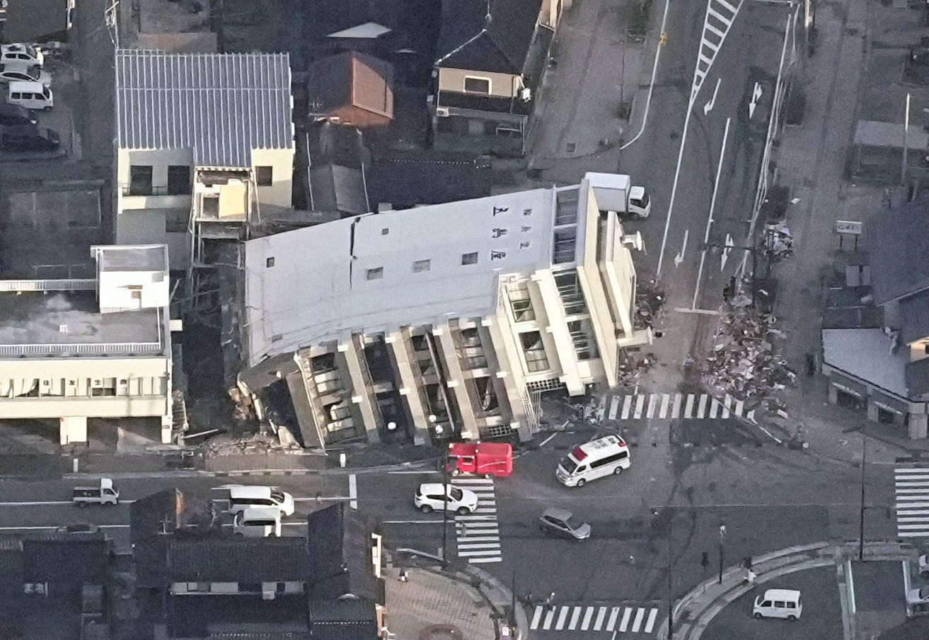 Σεισμός στην Ιαπωνία: Στους 30 οι νεκροί – 155 δονήσεις μέσα σε λίγες ώρες – «Πολλά θύματα και μεγάλες ζημιές»
