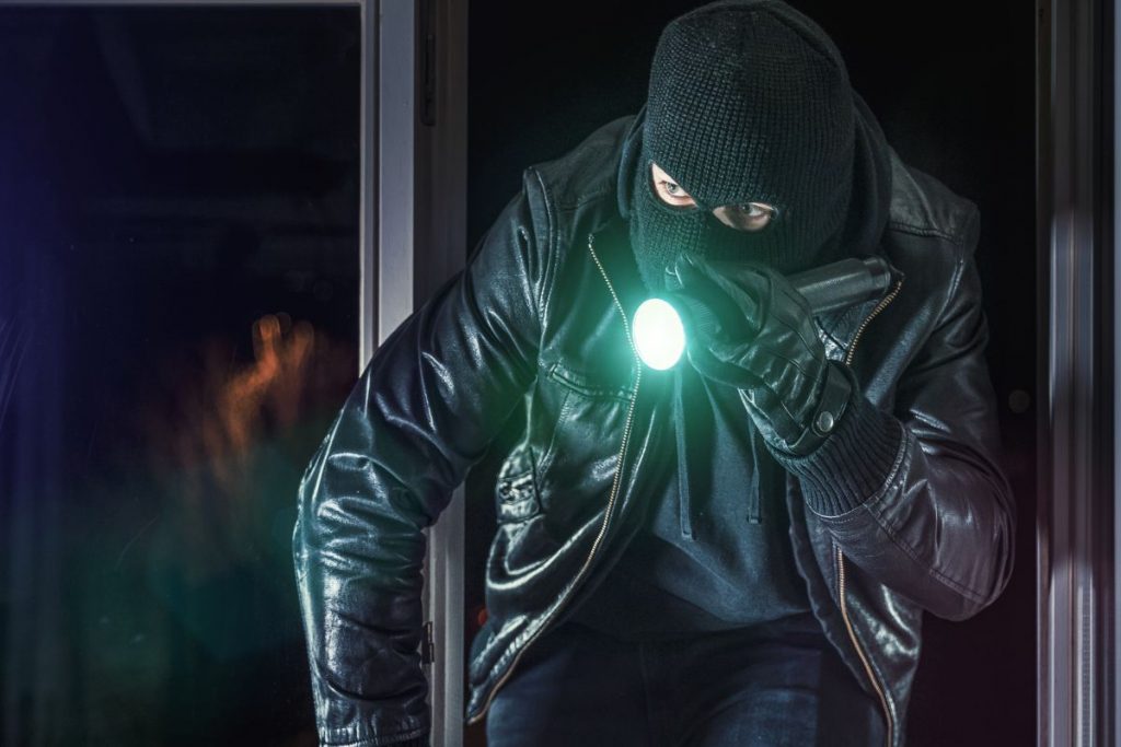 Δροσιά: Διάρρηξη σε σπίτι δικηγόρου – Πήραν χρήματα και μια Porsche