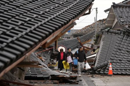 Σεισμός στην Ιαπωνία: Αντιμέτωποι με το κρύο οι πληγέντες