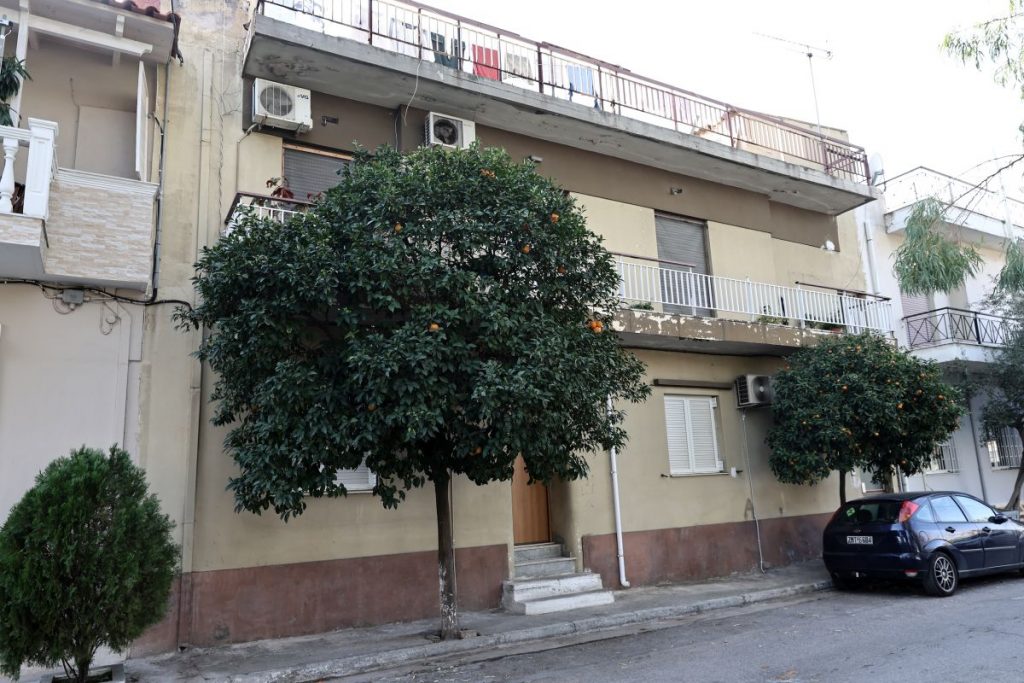 Περιστέρι: «Τον μαχαίρωσα κάτω από την κοιλιά» – Σήμερα στον ανακριτή ο πατροκτόνος