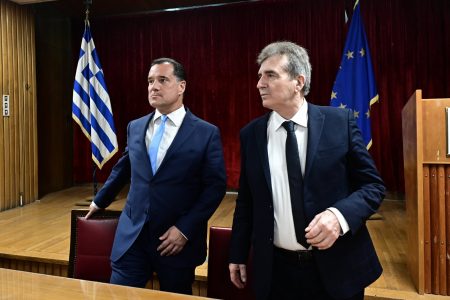 Όταν ο Μιχάλης παρέδωσε στον Άδωνι