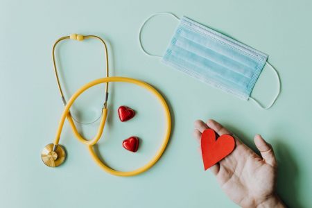 Σιάσος για Covid: Πώς επηρεάζει την καρδιά – Τα συμπτώματα και οι τρόποι προστασίας