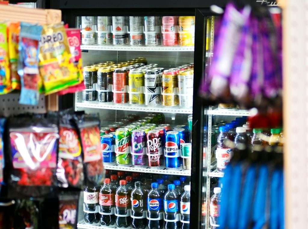 ΦΠΑ σε αναψυκτικά: Άλλος συντελεστής στο κατάστημα, άλλος στο take away