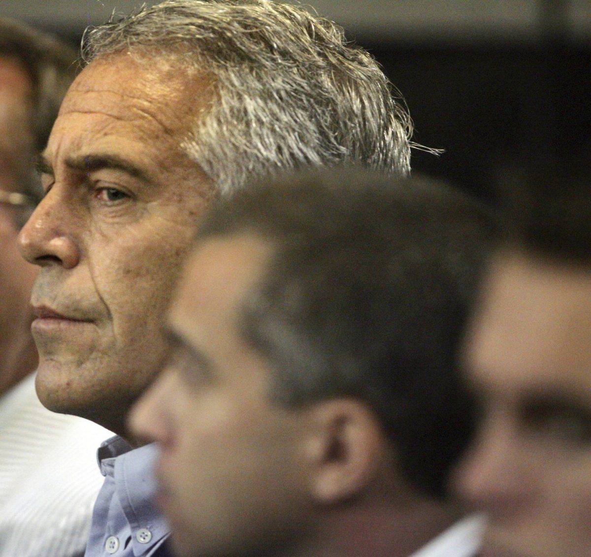 Ο Τζέφρι Επστάιν και οι «εντιμότατοι φίλοι» του