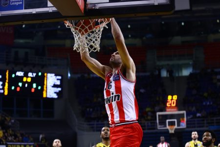 ΑΕΚ – Ολυμπιακός 80-92: Δια χειρός Παπανικολάου πέρασαν από τα Λιόσια οι ερυθρόλευκοι