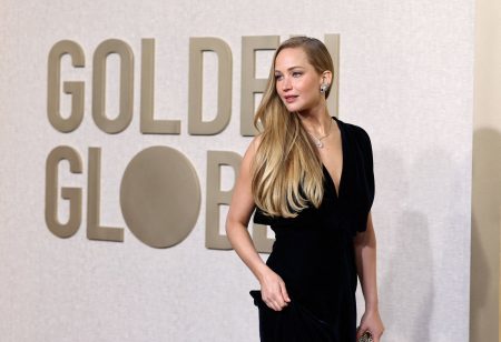 Χρυσές Σφαίρες 2024: Η «απειλή» της Jennifer Lawrence, το κραγιόν του Cillian Murphy και το φόρεμα της Gillian Anderson