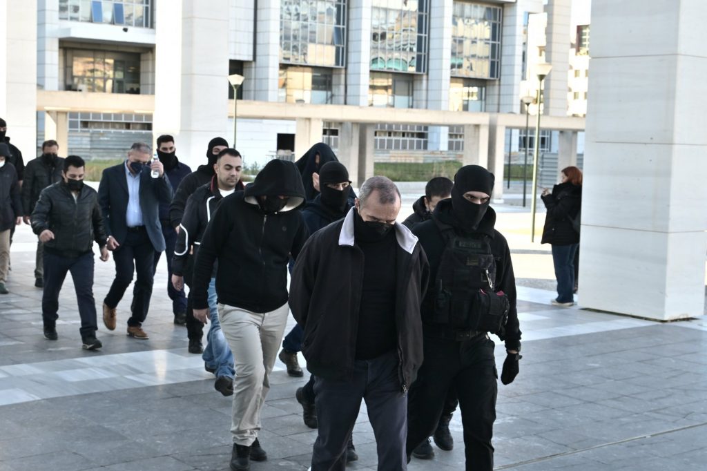 Κολωνός: Με φωνές και κατάρες κατά Μίχου η μητέρα της 12χρονης