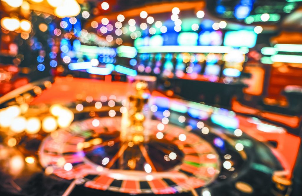 Δεσμώτες του τζόγου οι Ελληνες με τζίρο 37 δισ. ευρώ – Μάστιγα ο εθισμός στα τυχερά παιχνίδια