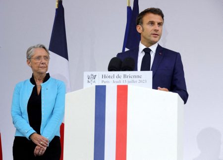 Γαλλία: Τα φαβορί για τη διαδοχή μετά την παραίτηση της Πρωθυπουργού