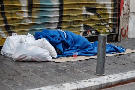 Δήμος Αθηναίων: Μέτρα για την προστασία των αστέγων από τις χαμηλές θερμοκρασίες