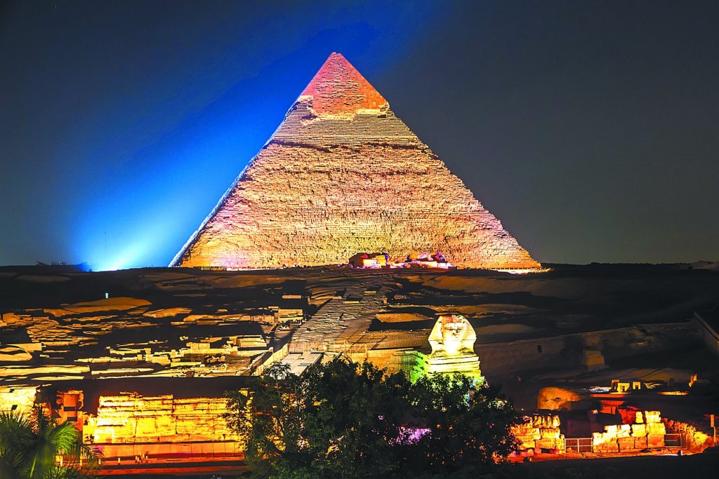 Δείπνα αποκλειστικά για δεκαέξι…