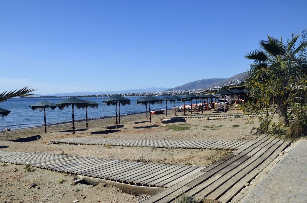 Drones και κινητά βάζουν τέλος στις αυθαιρεσίες σε αιγιαλούς και παραλίες