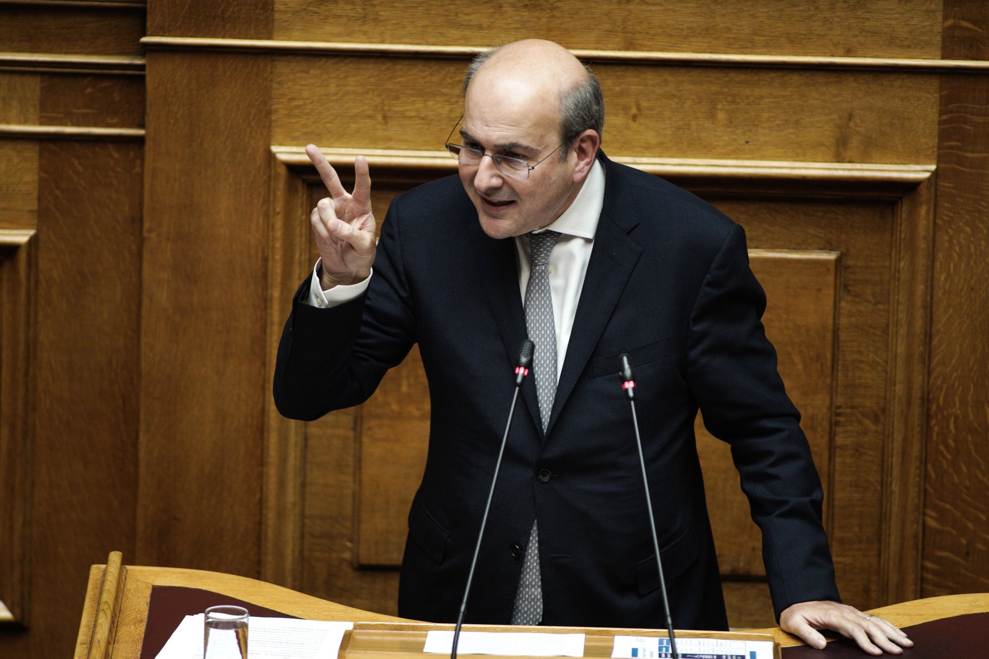 Τέμπη – Χατζηδάκης: Ο ανθρώπινος παράγοντας έπαιξε καθοριστικό ρόλο