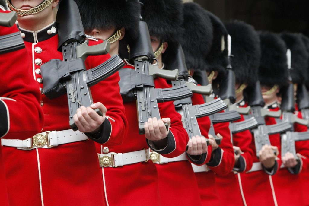 Συναγερμός για τους αποδυναμωμένους στρατούς και τα άδεια οπλοστάσια της Ευρώπης
