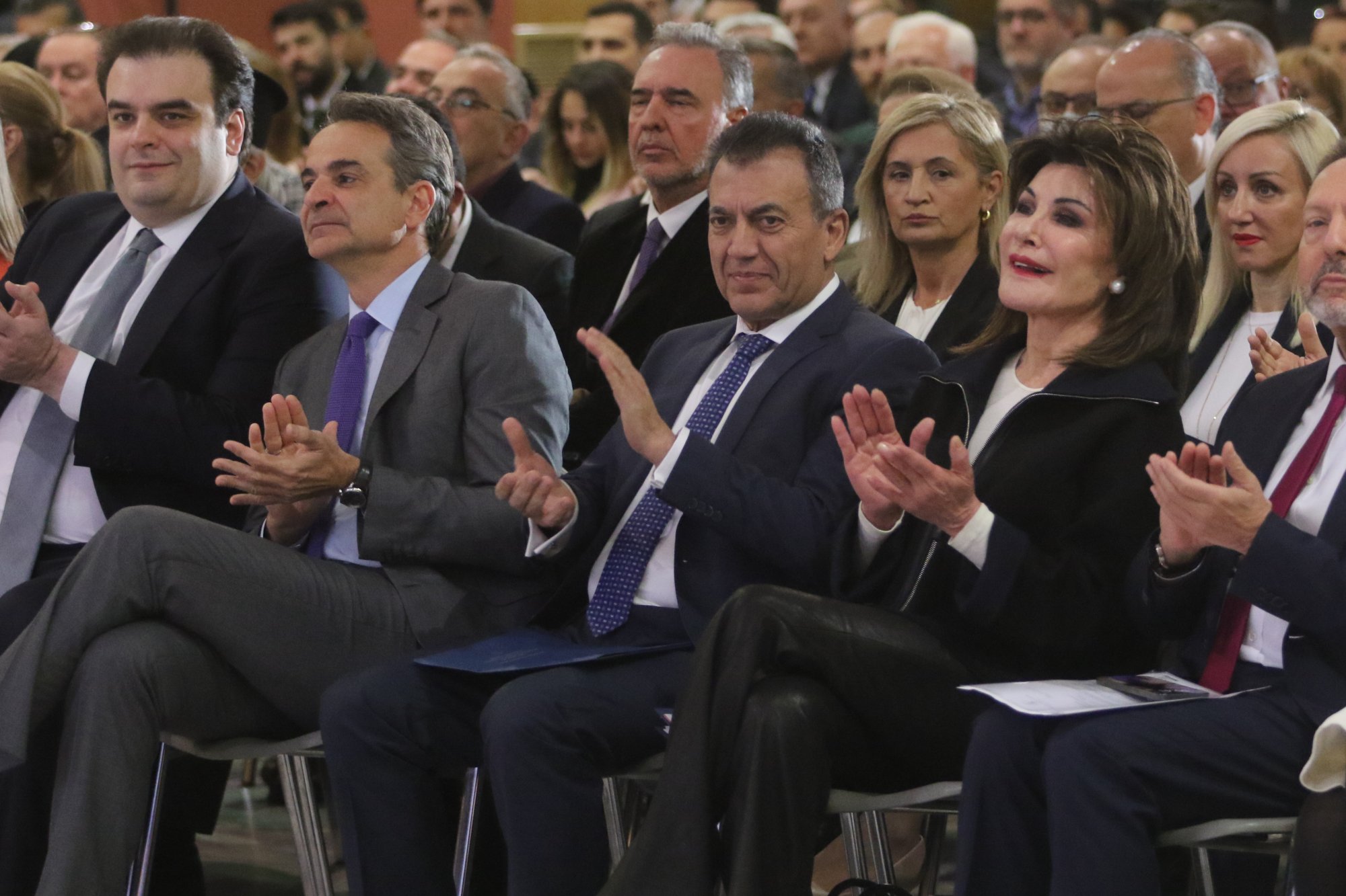 «Να ξαναθυμηθούμε το τεράστιο κεφάλαιο της εθνικής αυτοπεποίθησης»