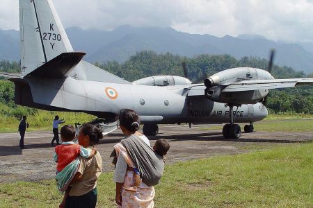 Ινδία: Συντρίμμια αεροσκάφους βρέθηκαν στη θάλασσα – Πού πιστεύουν ότι ανήκουν