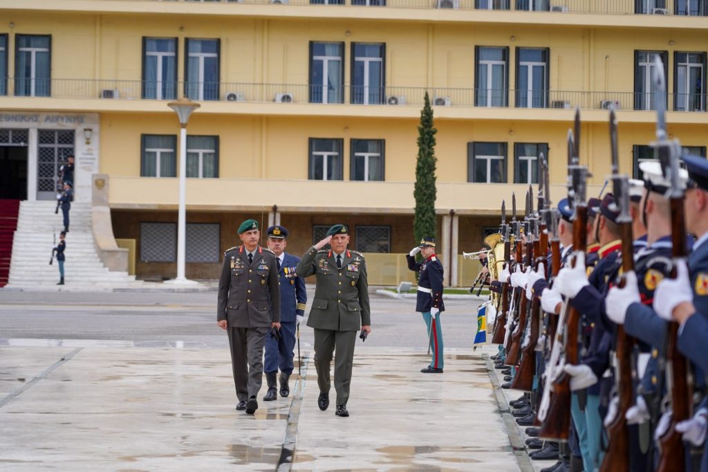 Ένοπλες Δυνάμεις: Έκτακτες κρίσεις ανώτατων αξιωματικών