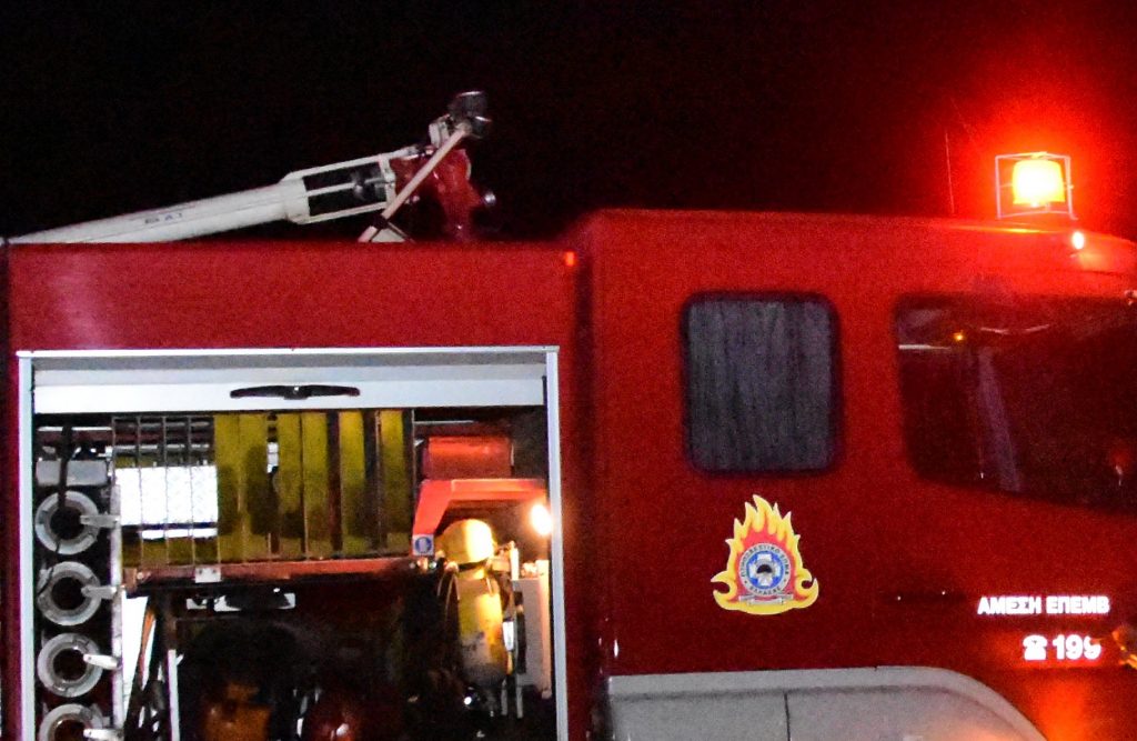 Μαίνεται η φωτιά στα Πιέρια Όρη – Ενισχύονται οι επίγειες δυνάμεις