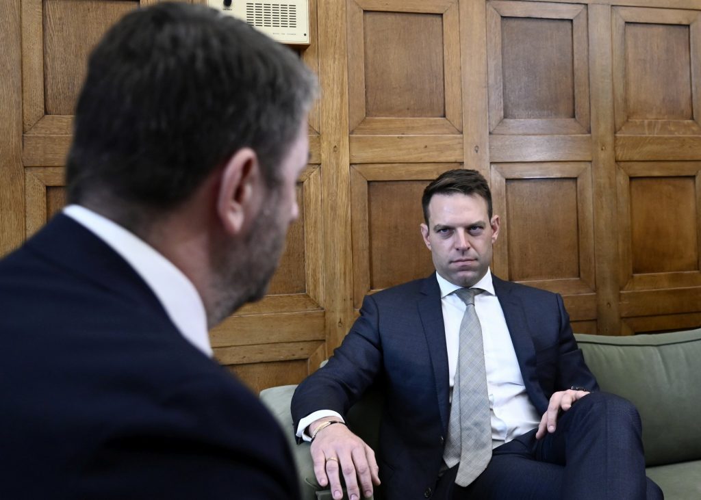 Σε τι χρησιμεύει η Αντιπολίτευση;