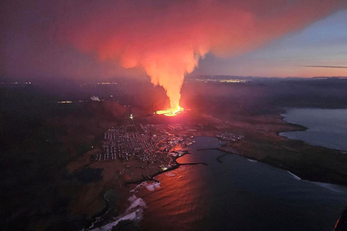 Ισλανδία: Καίγονται σπίτια μετά τη νέα έκρηξη του ηφαιστείου