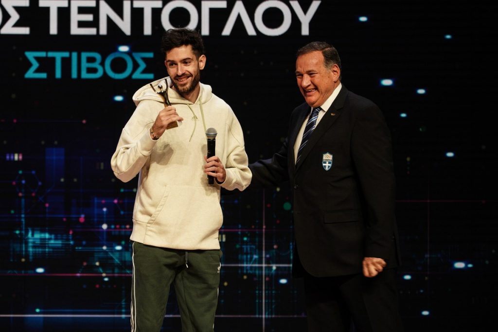 EOE: Βραβεύτηκαν οι κορυφαίοι αθλητές και αθλήτριες του 2023