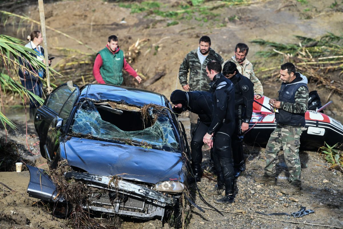 Ηλεία: Βρέθηκε το αυτοκίνητο στο Πλουτοχώρι – Νεκρή η συνοδηγός, αγνοείται ο οδηγός [φωτογραφίες]