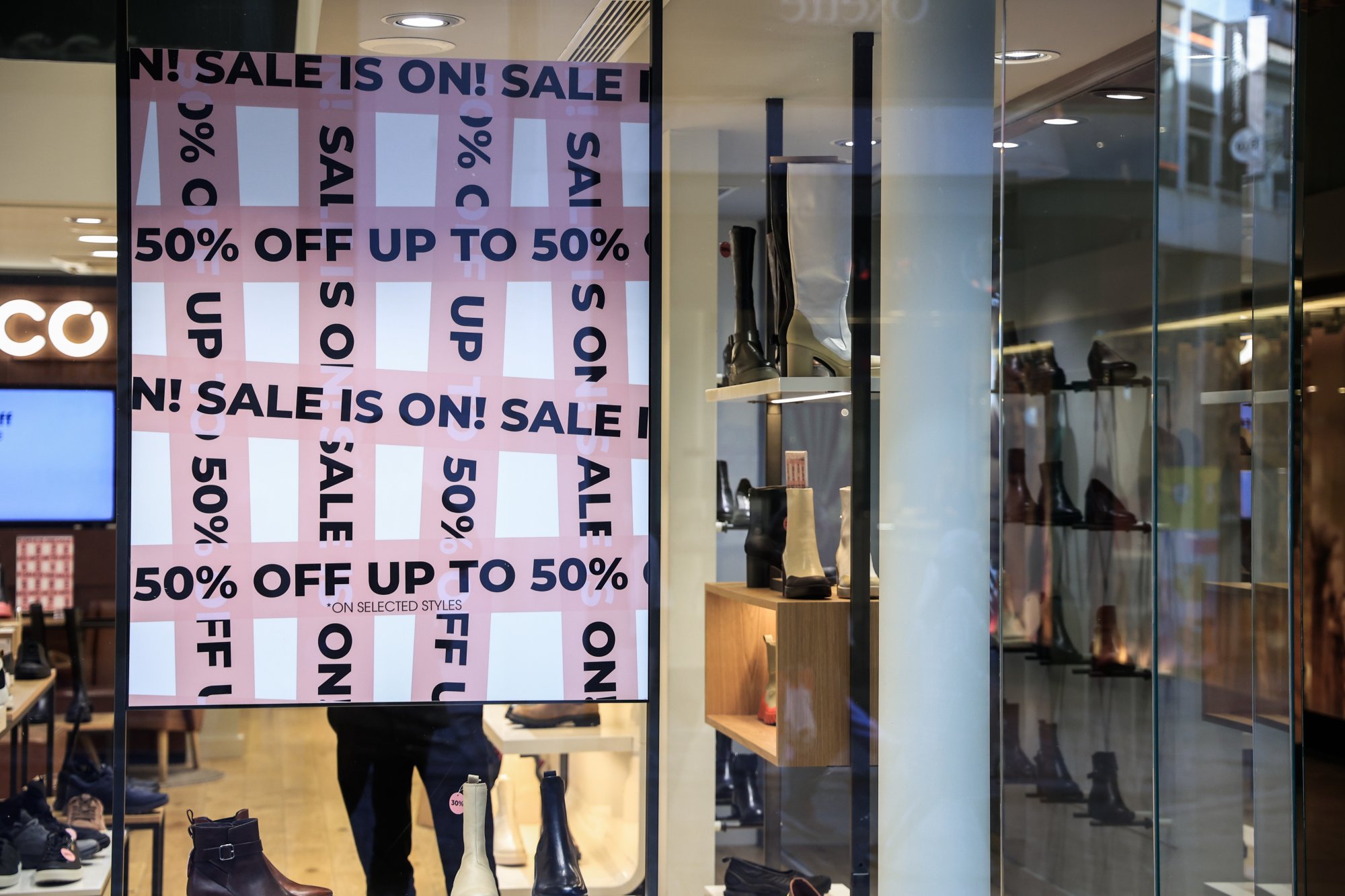 Χειμερινές εκπτώσεις: Ωράριο λειτουργίας καταστημάτων την Κυριακή 21 Ιανουαρίου