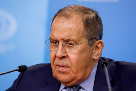 Λαβρόφ: «Οι Δυτικοί οδεύουν σε σύγκρουση μεταξύ πυρηνικών δυνάμεων»