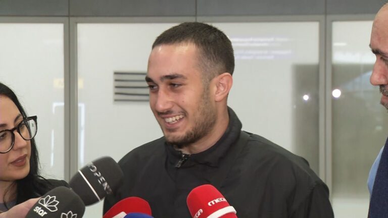 Επέστρεψε ο 19χρονος ναυτικός: «Ήταν πρωτόγνωρο, ήμουν ψύχραιμος»