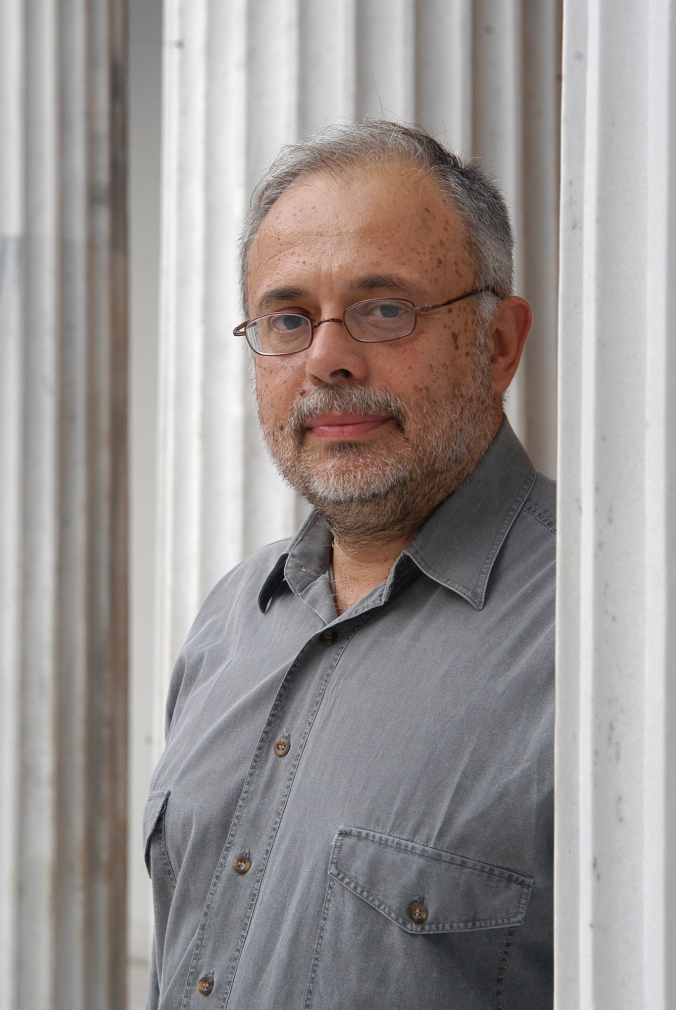 Δημήτρης Μαραγκόπουλος στο ΒΗΜΑgazino: «Θέλω να είμαι λειτουργικός, όχι εμπορικός»