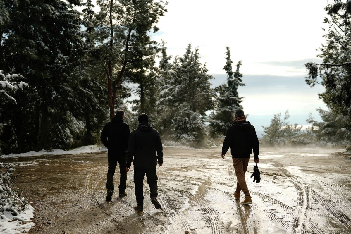 Καιρός: Σταδιακή βελτίωση, παραμένει ο παγετός και οι θυελλώδεις άνεμοι – Ποια σχολεία είναι κλειστά