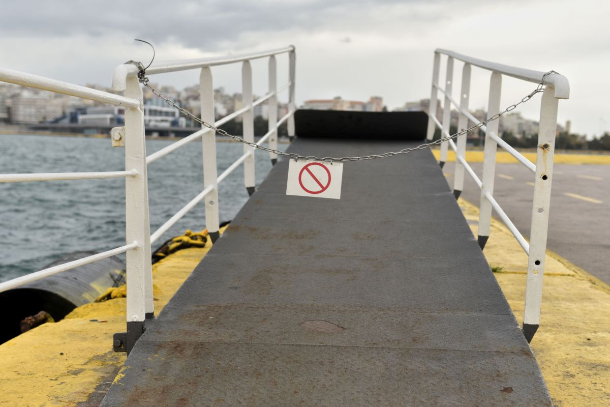 Απαγορευτικό απόπλου: Από τις 17:30 τα δρομολόγια των πλοίων